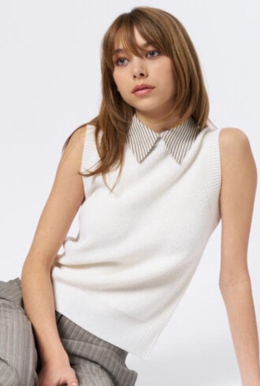 We-Are4 The School Collared Vest in Beige M